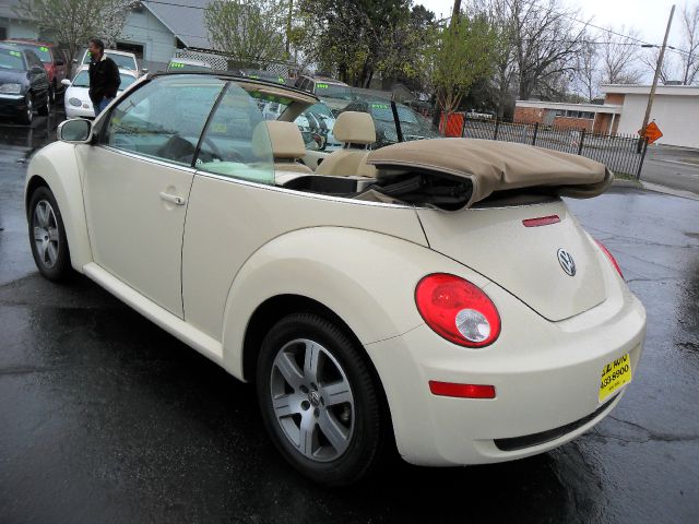 2006 Volkswagen New Beetle BASE W/1sv