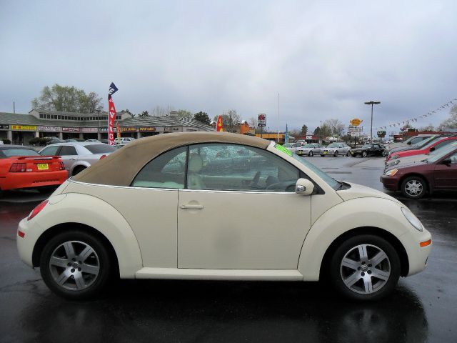 2006 Volkswagen New Beetle BASE W/1sv