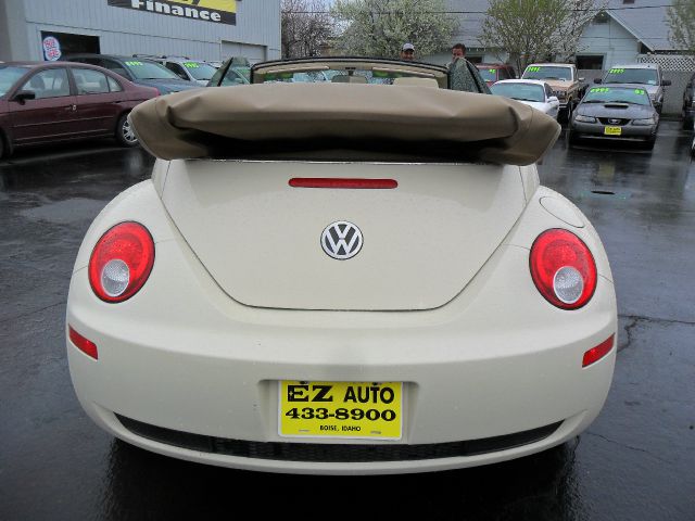 2006 Volkswagen New Beetle BASE W/1sv