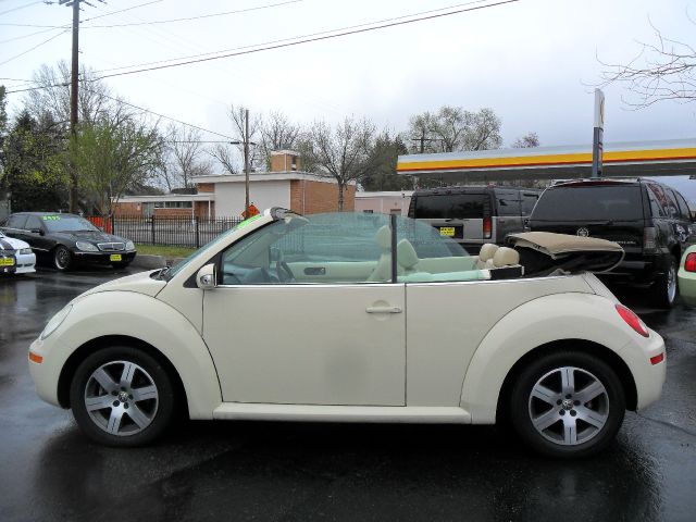 2006 Volkswagen New Beetle BASE W/1sv