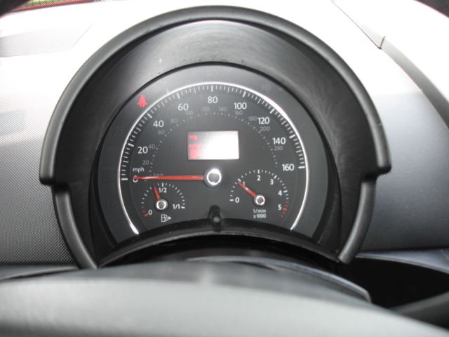 2006 Volkswagen New Beetle CD With MP3