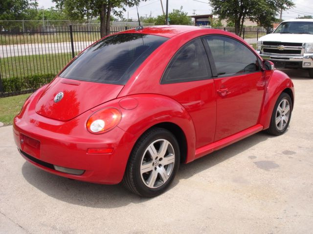 2006 Volkswagen New Beetle CD With MP3