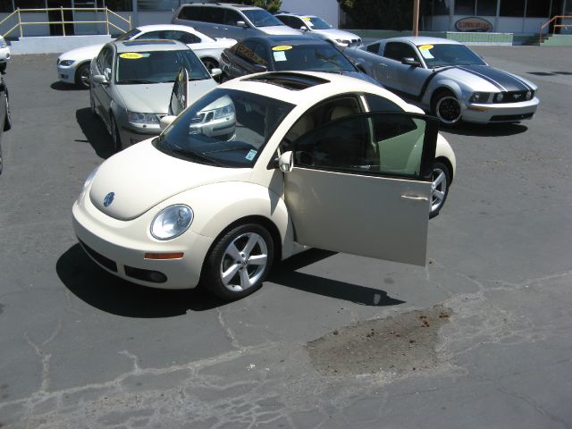 2006 Volkswagen New Beetle CD With MP3