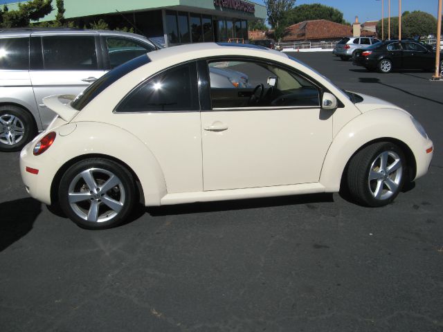 2006 Volkswagen New Beetle CD With MP3