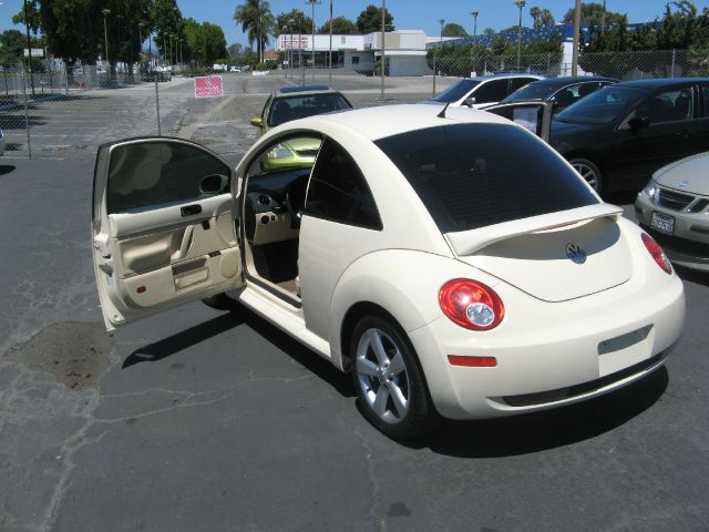 2006 Volkswagen New Beetle CD With MP3