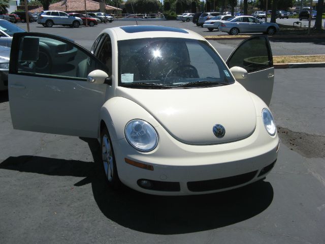 2006 Volkswagen New Beetle CD With MP3