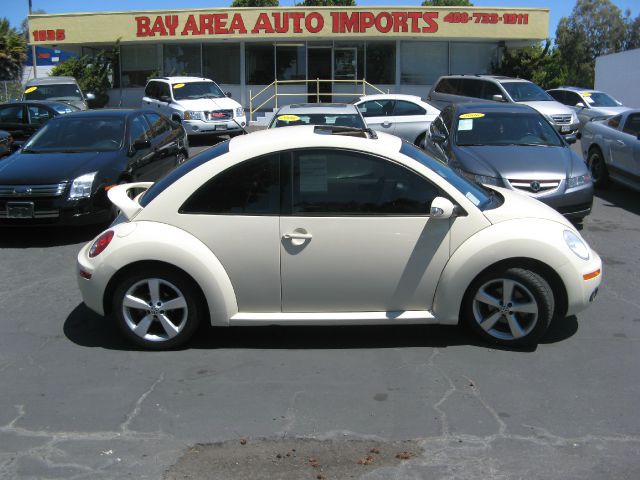 2006 Volkswagen New Beetle CD With MP3