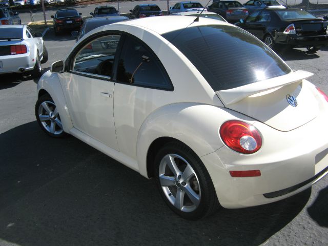 2006 Volkswagen New Beetle CD With MP3