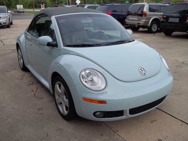 2006 Volkswagen New Beetle Reg Cab 118 WB