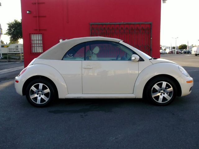 2006 Volkswagen New Beetle Reg Cab 118 WB