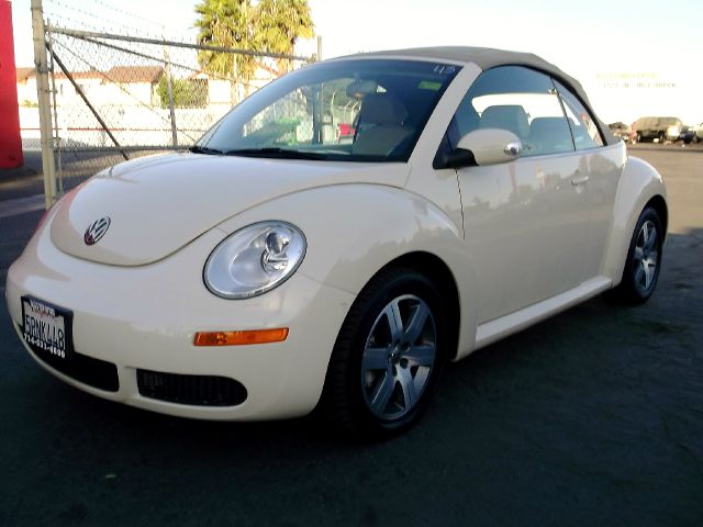 2006 Volkswagen New Beetle Reg Cab 118 WB