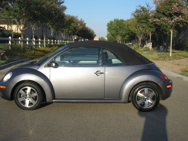 2006 Volkswagen New Beetle Reg Cab 118 WB