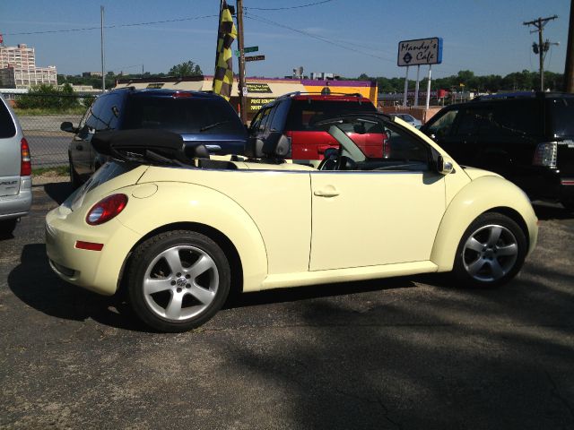 2006 Volkswagen New Beetle Reg Cab 118 WB