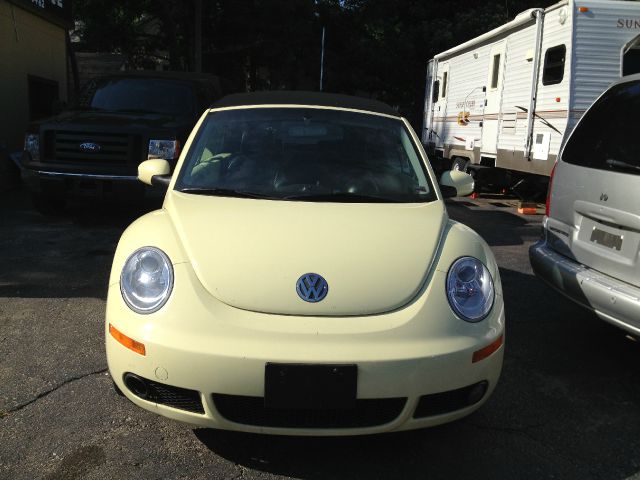 2006 Volkswagen New Beetle Reg Cab 118 WB