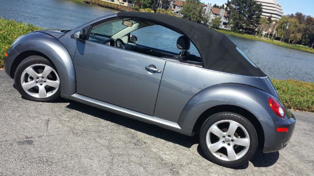 2006 Volkswagen New Beetle BASE W/1sv