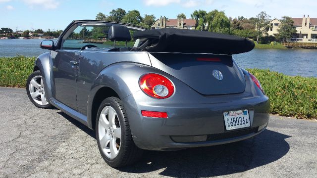 2006 Volkswagen New Beetle BASE W/1sv