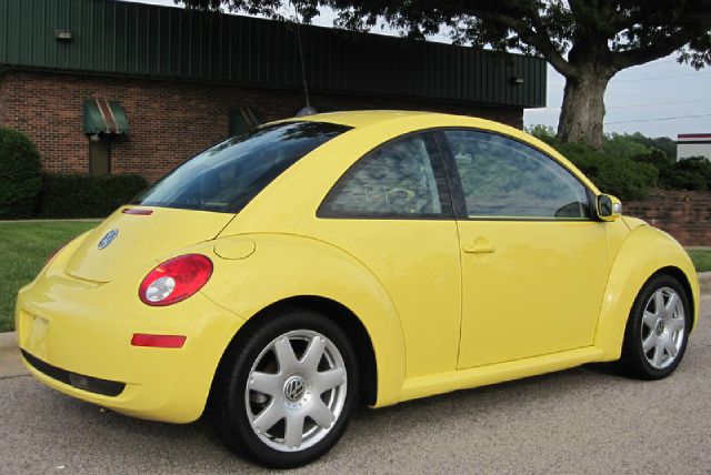 2006 Volkswagen New Beetle CD With MP3