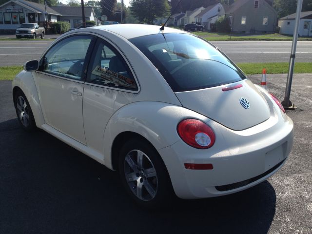 2006 Volkswagen New Beetle Reg Cab 135.5 WB 4WD DRW