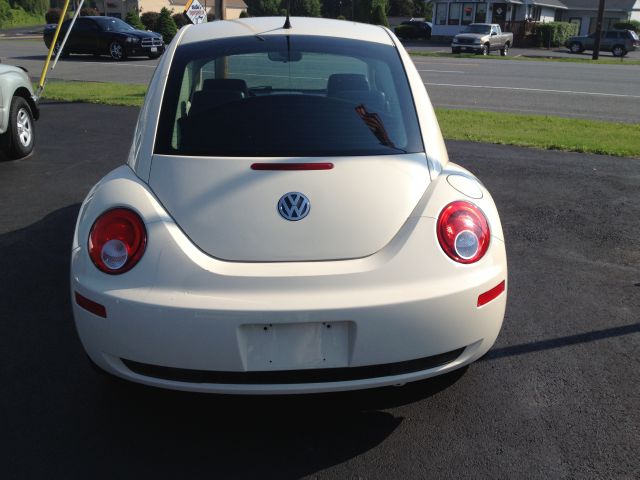 2006 Volkswagen New Beetle Reg Cab 135.5 WB 4WD DRW