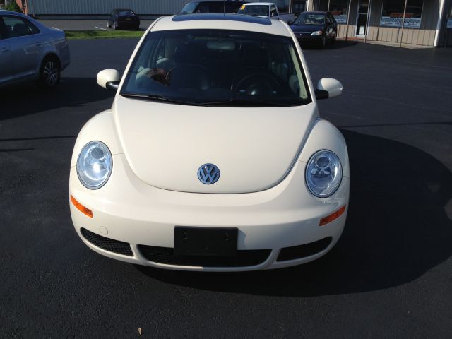 2006 Volkswagen New Beetle Reg Cab 135.5 WB 4WD DRW