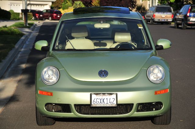 2006 Volkswagen New Beetle CD With MP3