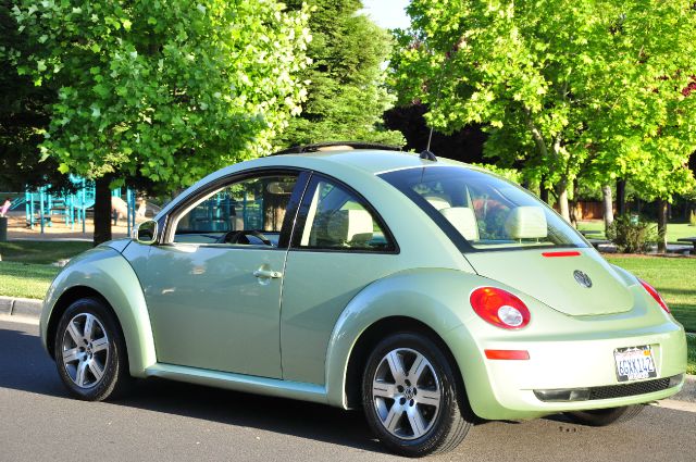 2006 Volkswagen New Beetle CD With MP3