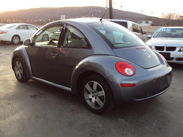 2006 Volkswagen New Beetle Aero Sedan