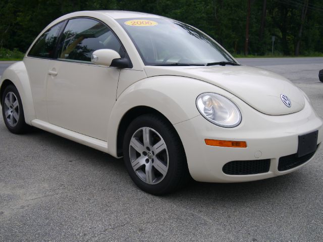 2006 Volkswagen New Beetle Reg Cab 135.5 WB 4WD DRW