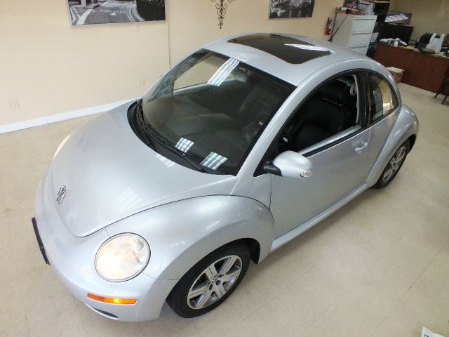 2006 Volkswagen New Beetle Reg Cab 135.5 WB 4WD DRW