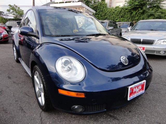 2006 Volkswagen New Beetle Reg Cab 135.5 WB 4WD DRW