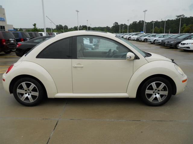 2006 Volkswagen New Beetle CD With MP3