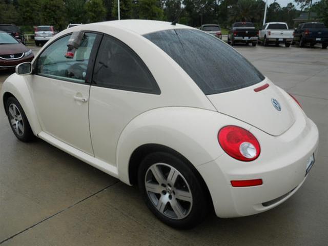 2006 Volkswagen New Beetle CD With MP3