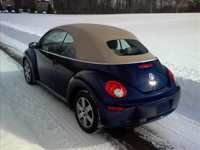 2006 Volkswagen New Beetle Ext Cab 123 WB LS Xtreme