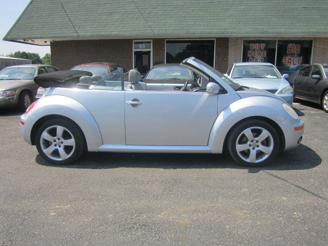 2006 Volkswagen New Beetle Reg Cab 118 WB