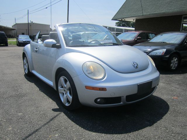 2006 Volkswagen New Beetle Reg Cab 118 WB