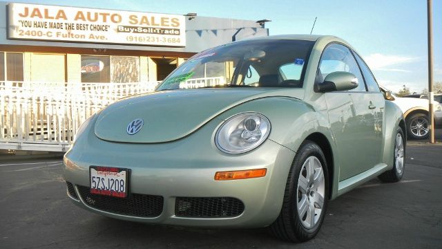 2007 Volkswagen New Beetle Reg Cab 135.5 WB 4WD DRW