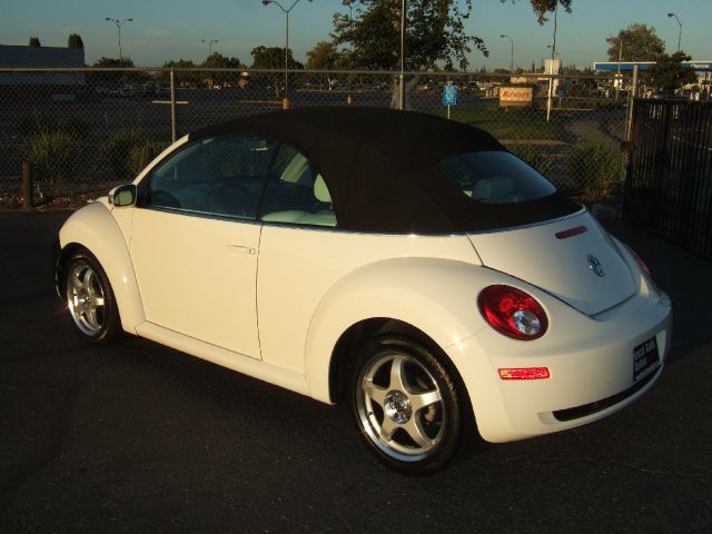 2007 Volkswagen New Beetle BASE W/1sv