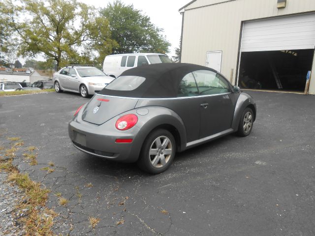 2007 Volkswagen New Beetle Reg Cab 118 WB