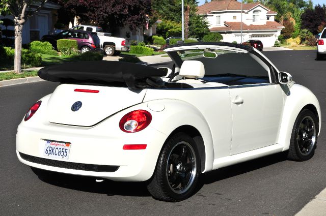 2007 Volkswagen New Beetle BASE W/1sv