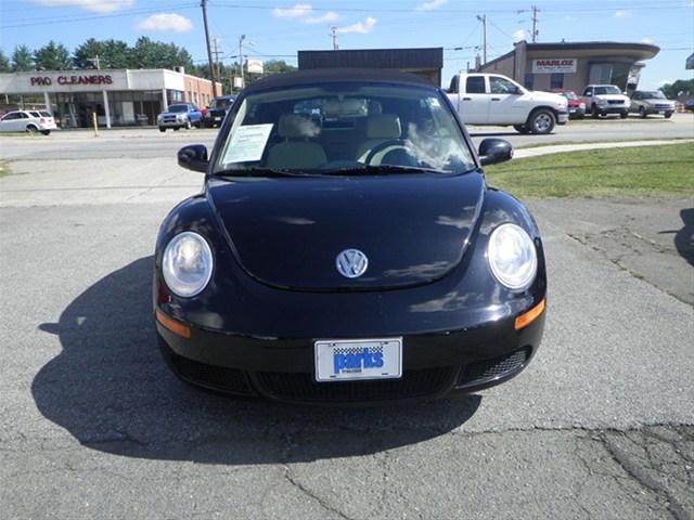 2007 Volkswagen New Beetle 4dr V6 4WD (natl)