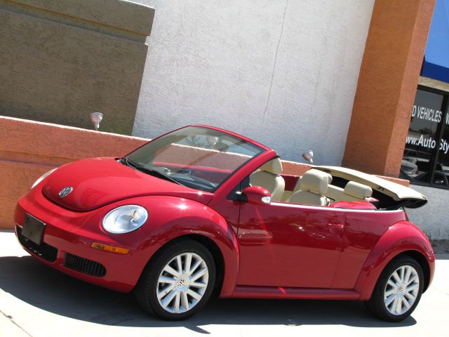 2007 Volkswagen New Beetle Reg Cab 118 WB