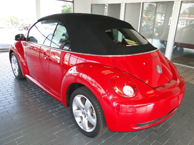 2007 Volkswagen New Beetle Reg Cab 118 WB