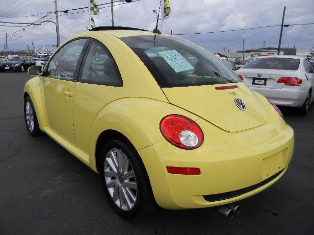 2008 Volkswagen New Beetle SE