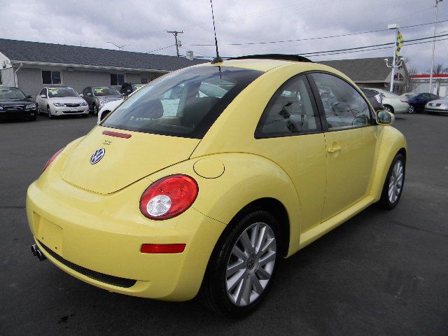 2008 Volkswagen New Beetle SE