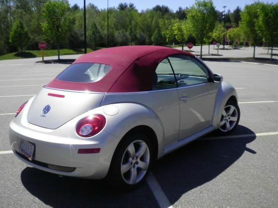 2009 Volkswagen New Beetle 2003 Toyota Sport