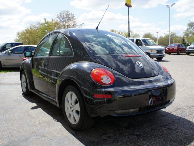 2009 Volkswagen New Beetle Unknown