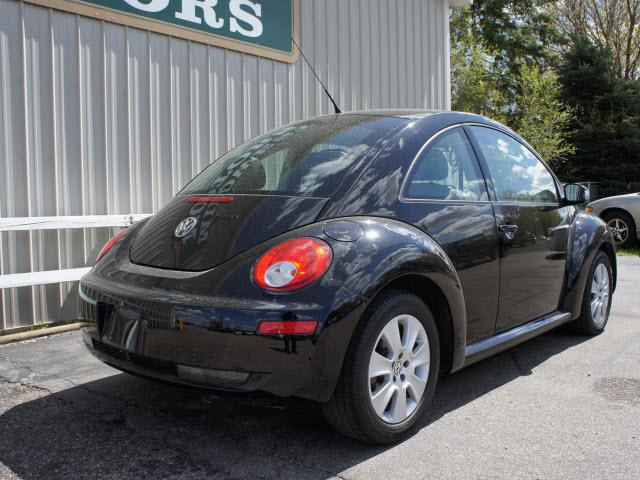 2009 Volkswagen New Beetle Unknown