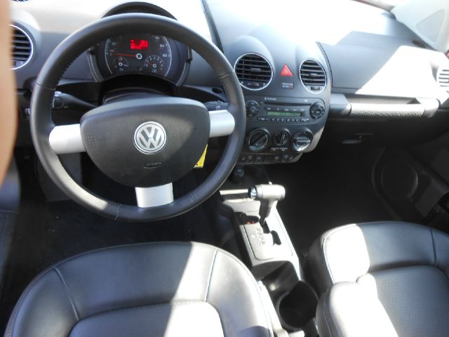 2010 Volkswagen New Beetle Reg Cab 135.5 WB 4WD DRW