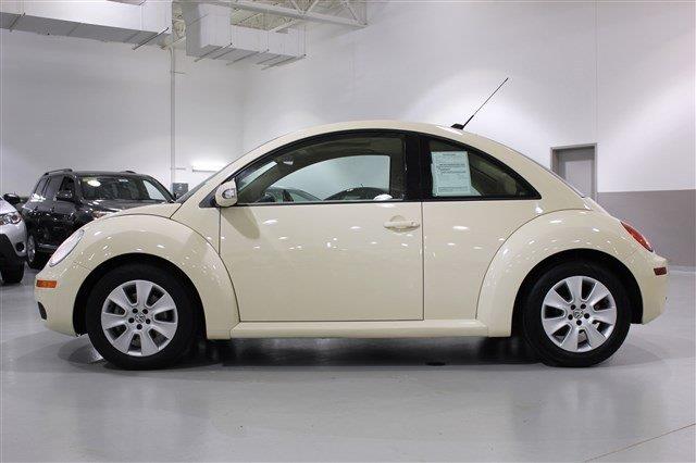 2010 Volkswagen New Beetle 4.8is Navigation AIR Suspension Panorama ROOF PREM