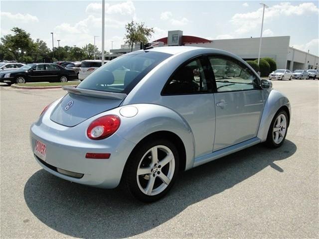 2010 Volkswagen New Beetle 4.8is Navigation AIR Suspension Panorama ROOF PREM